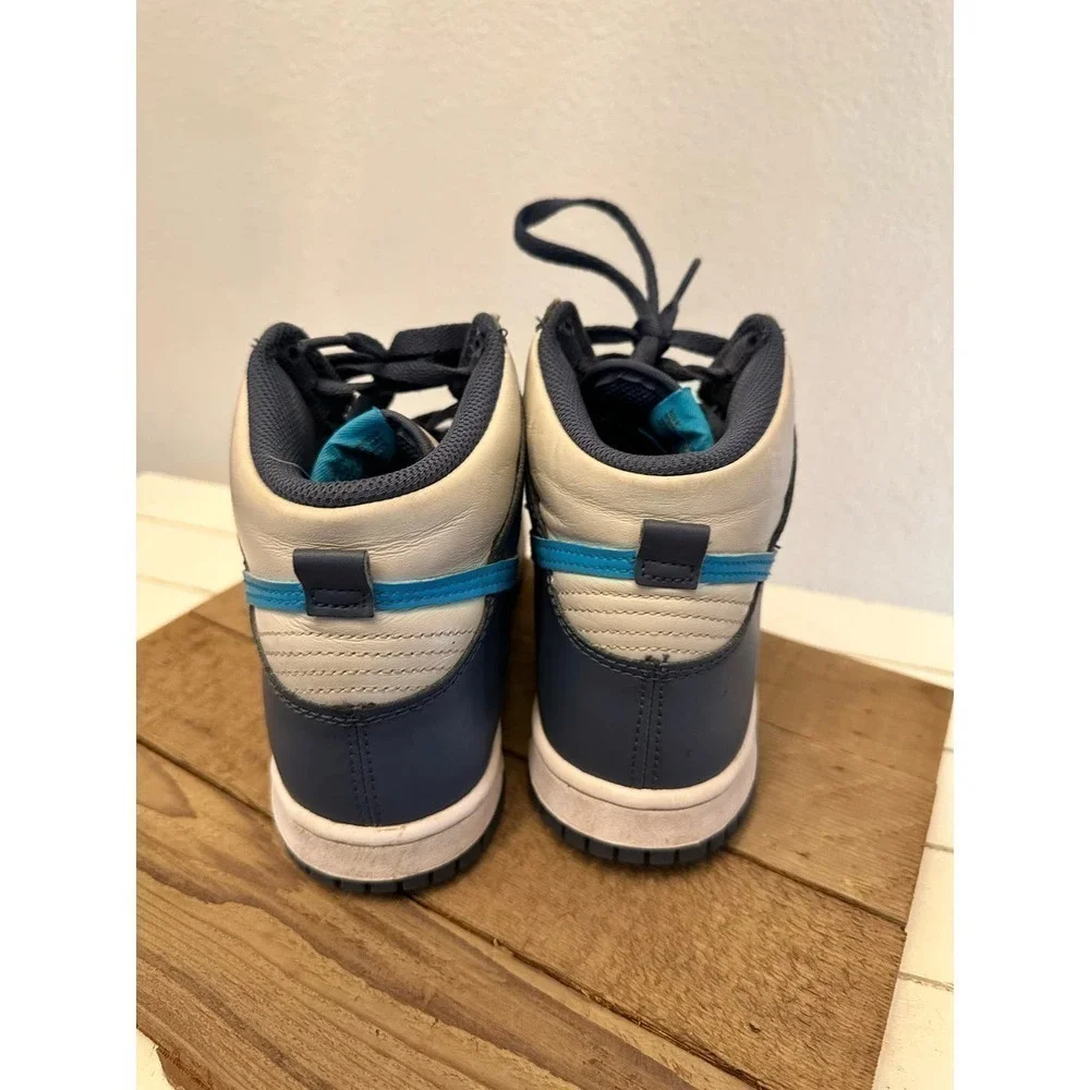 Nike Dunks, light bone, diffused blue  youth size 5 1/2  Authentic